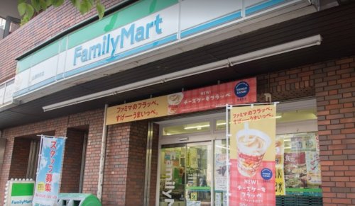 コンビニ　ファミリーマート 伝通院前店（コンビニ）まで437m
