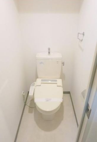 トイレ　※同仕様写真