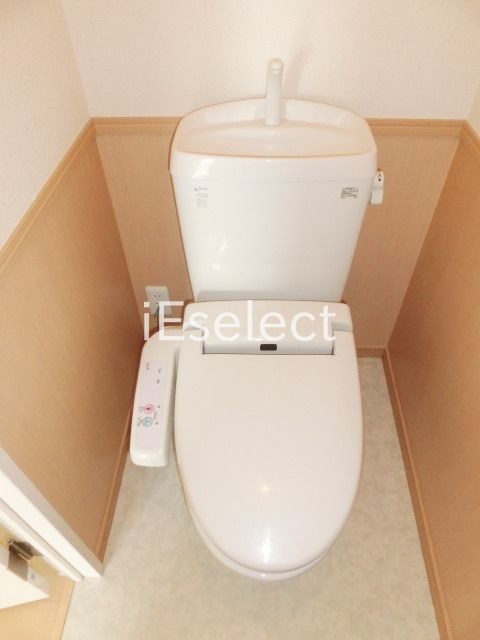 トイレ　洗浄機能付き。
