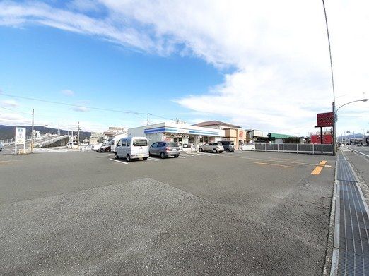コンビニ　ローソン 土佐山田町栄町店（コンビニ）まで230m