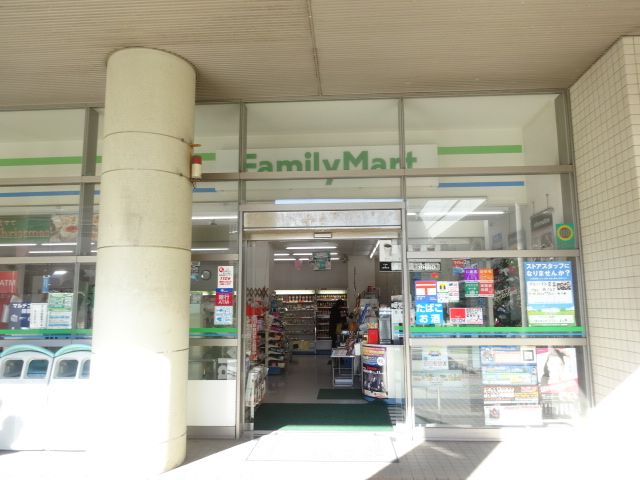コンビニ　ファミリーマートプラウドタワー船橋店（コンビニ）まで370m