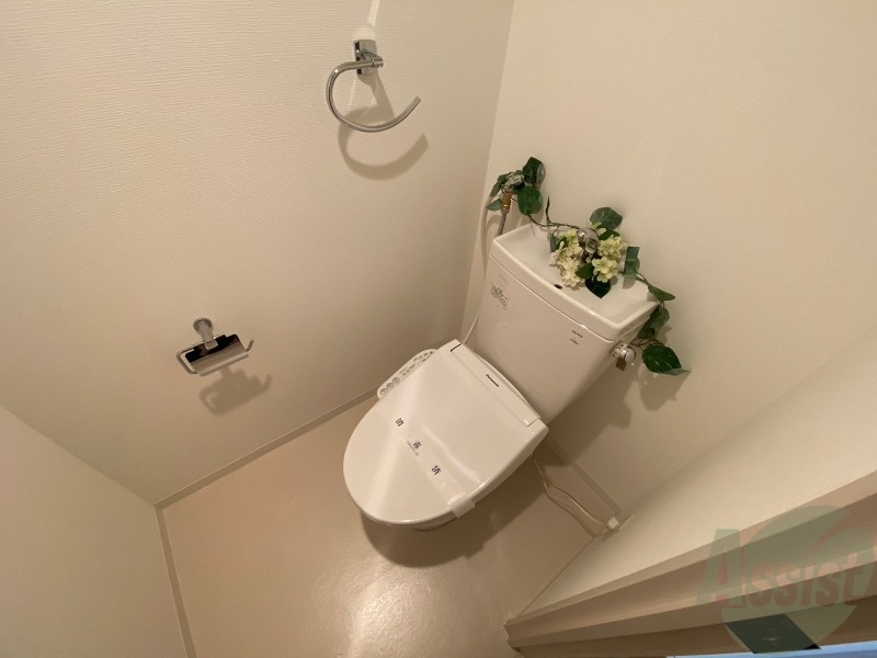 トイレ　トイレです。ウォシュレット付を探している方、おすすめです。
