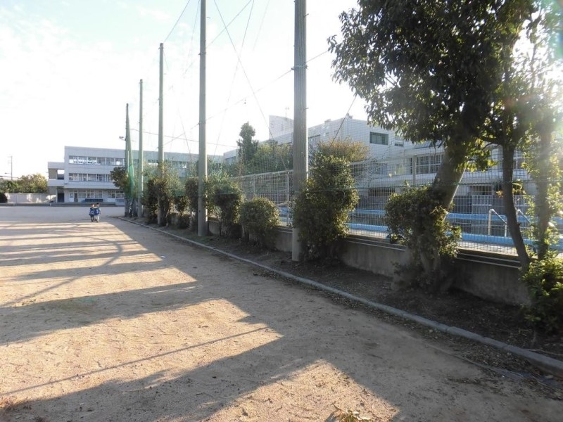 小学校　芦屋市立打出浜小学校（小学校）まで438m