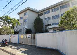 小学校　寝屋川市立楠根小学校（小学校）まで868m