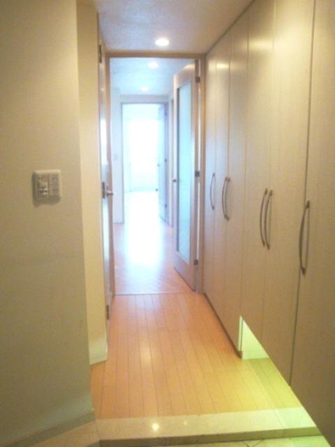 玄関　前回募集時の写真です。