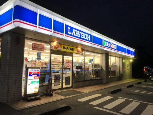 コンビニ　ローソン 四街道山梨店（コンビニ）まで785m