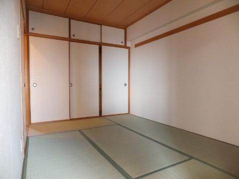 居室・リビング　室内