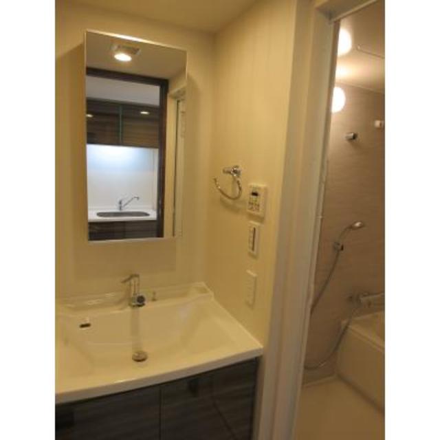 洗面設備　※写真は同タイプ住戸です。