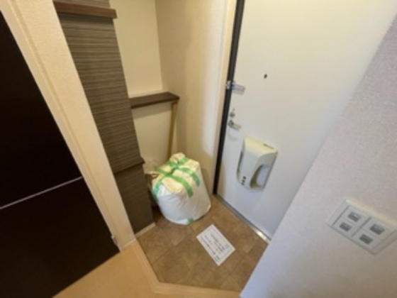 玄関　※別部屋の写真です