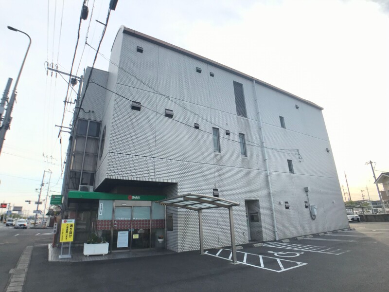 銀行　トマト銀行　西市支店（銀行）まで843m
