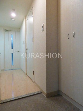玄関　部屋の写真になります。