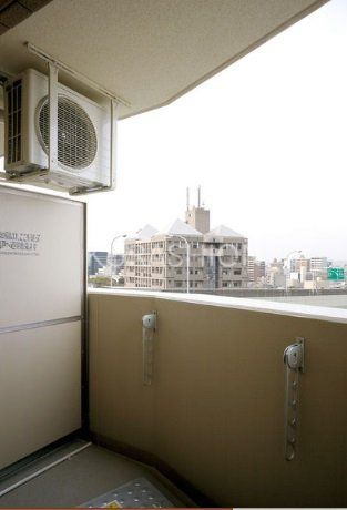バルコニー　部屋の写真になります。