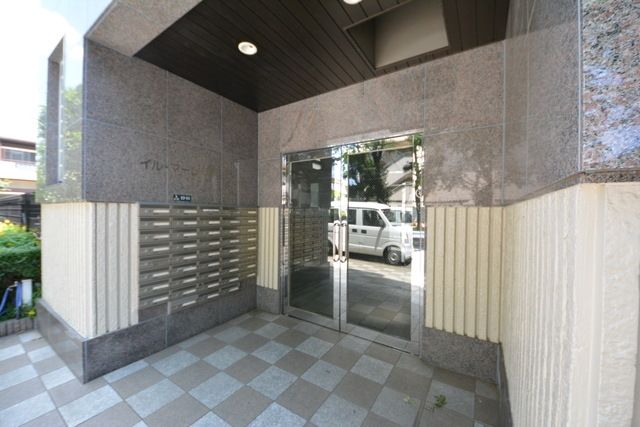 エントランス　建物入り口