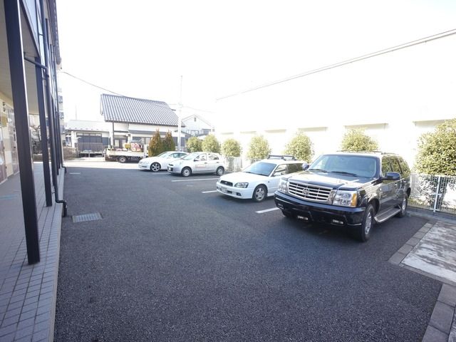 駐車場　★敷地内に駐車場あります★