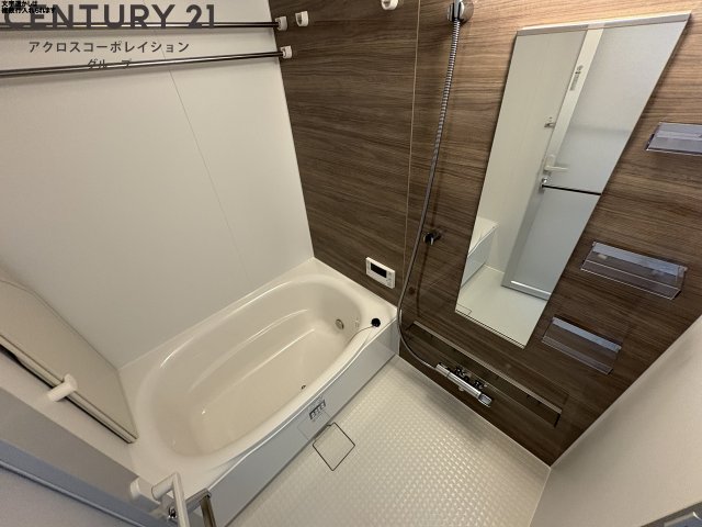 バス・シャワールーム　浴室乾燥機付きで便利です！