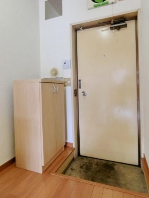 玄関　別部屋参考。