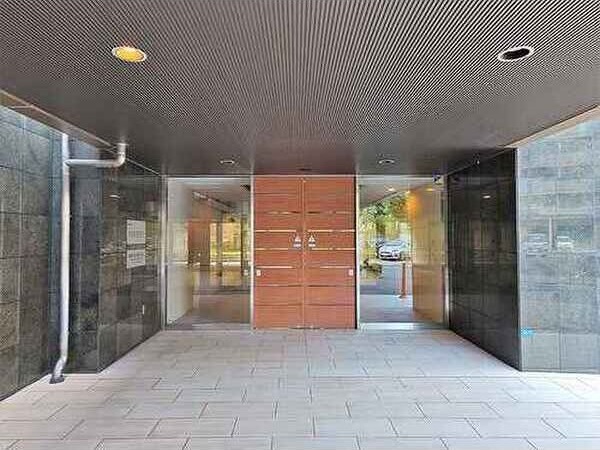 エントランス　名古屋で一番初期費用の安い賃貸専門の不動産会社です(^^)