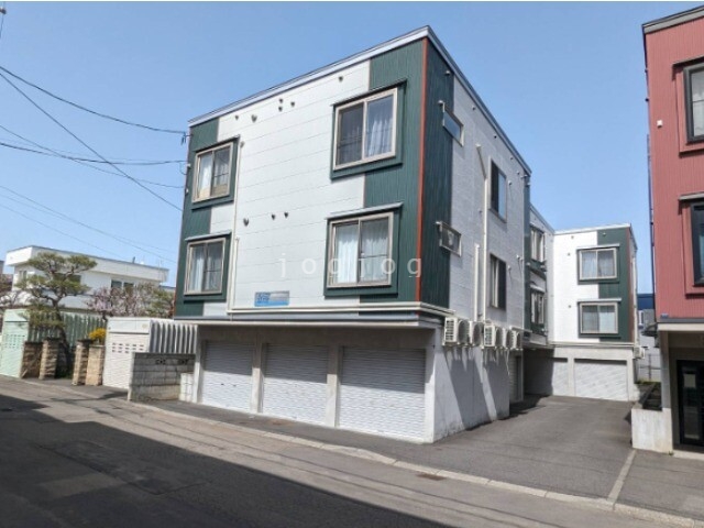 建物外観　ＥＡＳＴ　ＢＬＵＥ