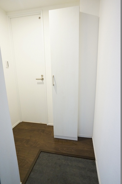 玄関　参考写真（同建物別部屋のものです）