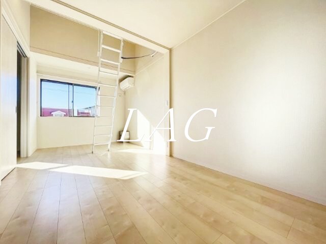 居室・リビング　洋室のお部屋です。