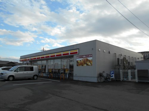 コンビニ　ニューヤマザキデイリーストア堺草尾店（コンビニ）まで405m