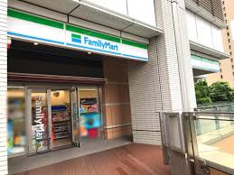 コンビニ　ファミリーマート飯田橋プラーノ店（コンビニ）まで324m
