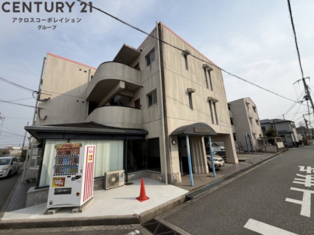 建物外観　敷地内に駐車場があります！