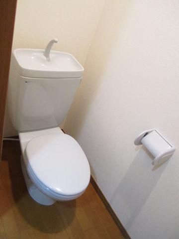 トイレ　もちろん、バス・トイレ別♪