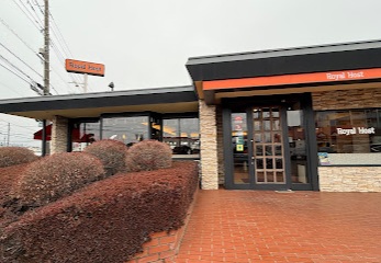 飲食店　ロイヤルホスト（飲食店）まで690m