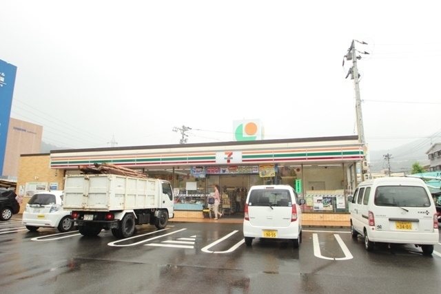 コンビニ　セブンイレブン広島山本１丁目店（コンビニ）まで489m