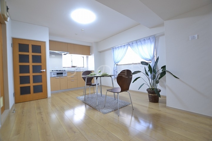 居室・リビング　※別部屋参考写真