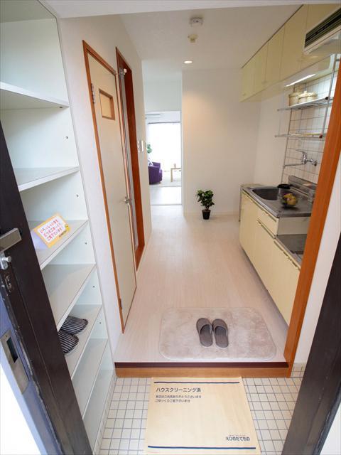 玄関　松山市宮田町　サンループ加藤　玄関
