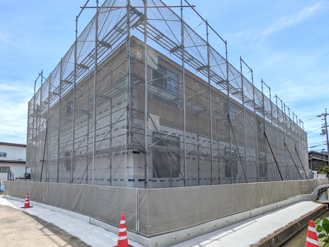建物外観　建築中