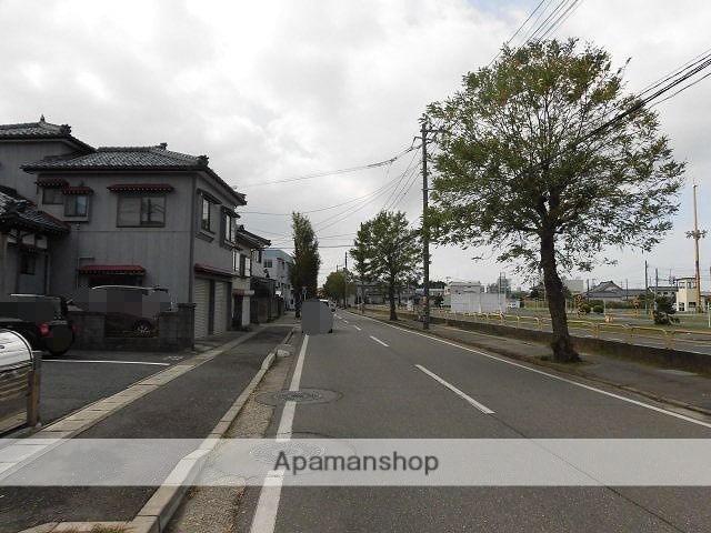 その他　前面道路（その他）まで65m