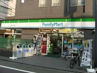 コンビニ　ファミリーマート世田谷淡島通り店（コンビニ）まで607m