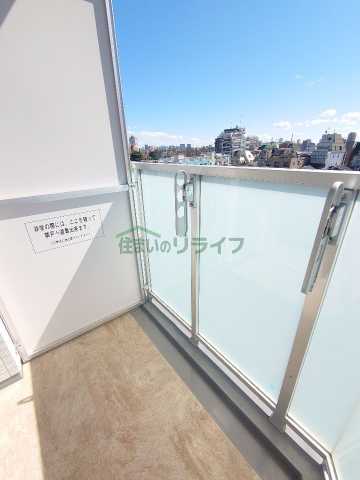 バルコニー　別部屋の参考写真になります。