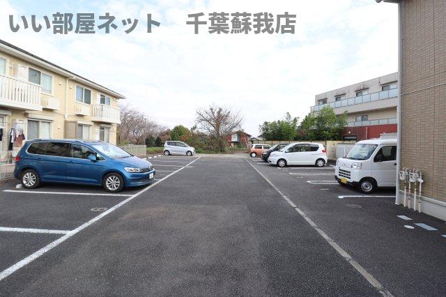 駐車場　駐車場に車を止められます