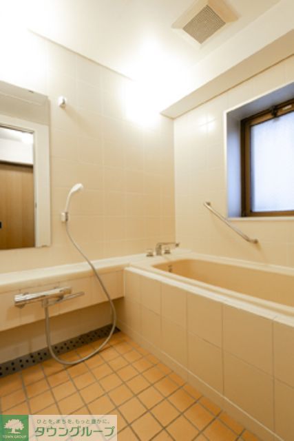 バス・シャワールーム　※写真は同タイプ住戸です。