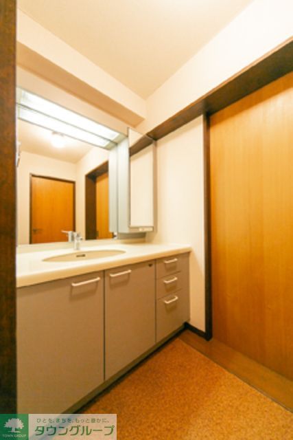 洗面設備　※写真は同タイプ住戸です。