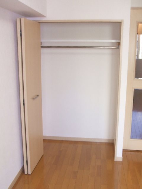 収納　（写真は反転タイプのものです）