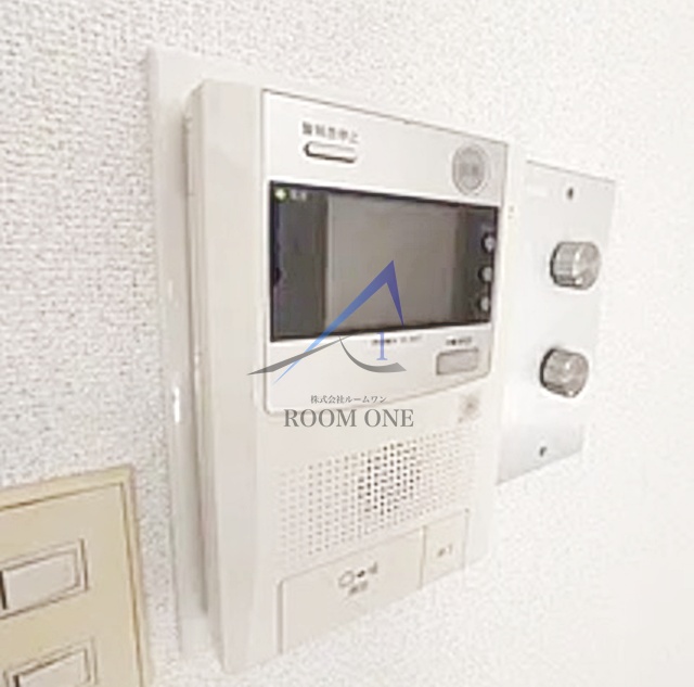 セキュリティ　モニター付きインターホンです。