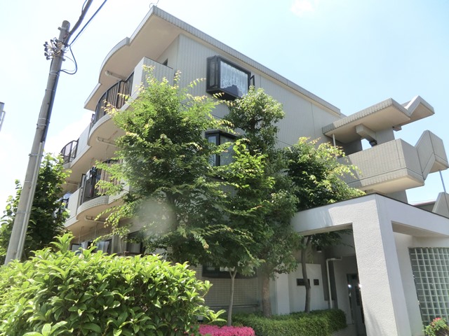 建物外観　☆ＲＣ造３階建てマンション！南向きで日当たり良好！外観です。