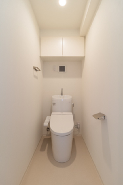 トイレ　※写真は同タイプ住戸です。