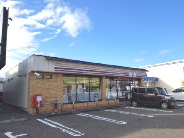 コンビニ　セブンイレブン 上越かに池店（コンビニ）まで317m