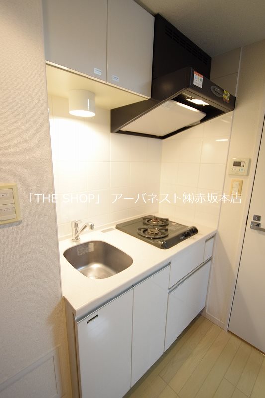 キッチン　同物件別タイプの室内写真です