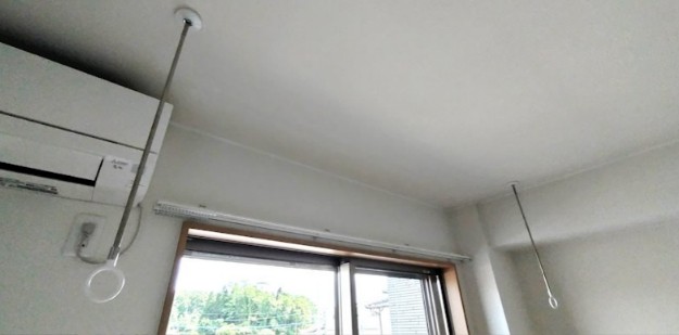 その他設備　エアコンと室内物干し
