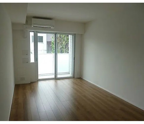居室・リビング　写真は同タイプ住居です。