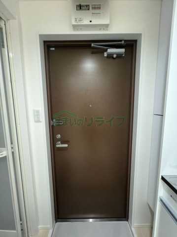 玄関　※参考写真です。同じ間取りの別部屋になります。