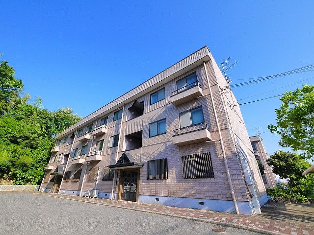 建物外観　落ち着いた雰囲気の外観です