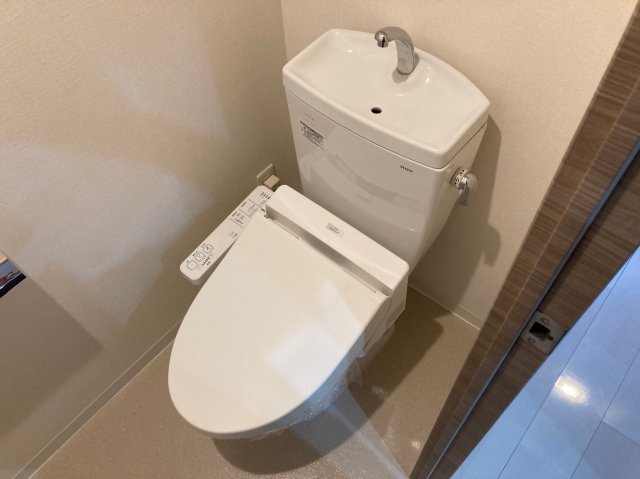 トイレ　ウォシュレット有り